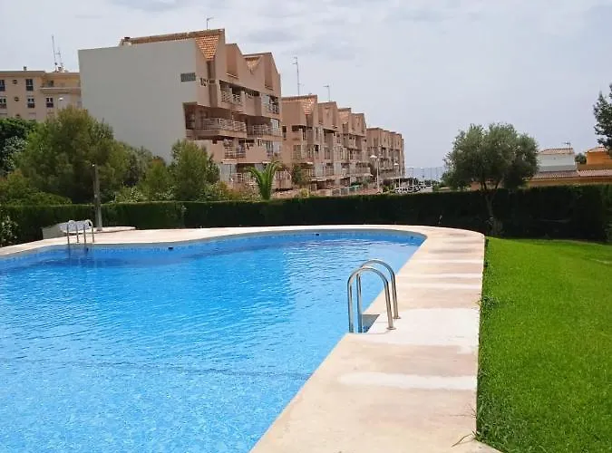 Amplio Estudio En アパート *